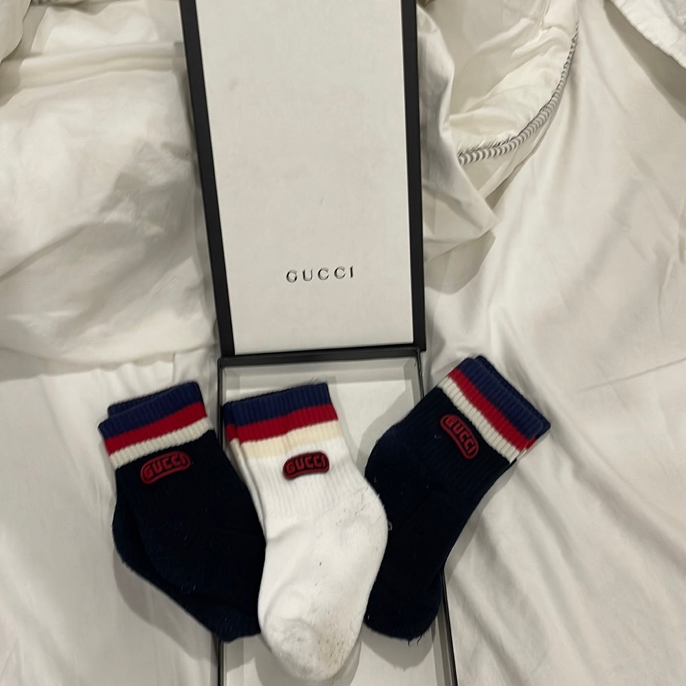 Gucci socks or size fits all